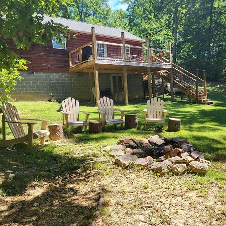 Gas Fireplace, Firepit, And Cedar Adirondack Chair Spencer ภายนอก รูปภาพ