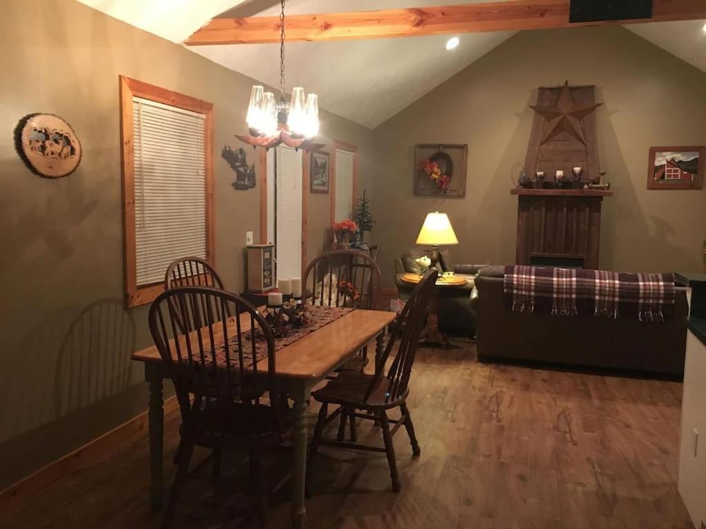 Gas Fireplace, Firepit, And Cedar Adirondack Chair Spencer ภายนอก รูปภาพ