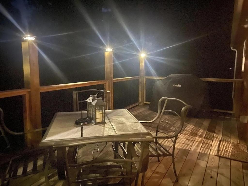 Gas Fireplace, Firepit, And Cedar Adirondack Chair Spencer ภายนอก รูปภาพ