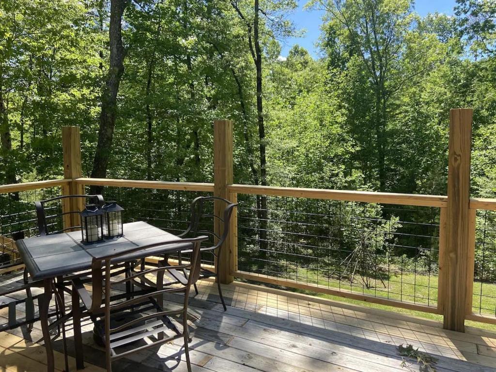 Gas Fireplace, Firepit, And Cedar Adirondack Chair Spencer ภายนอก รูปภาพ