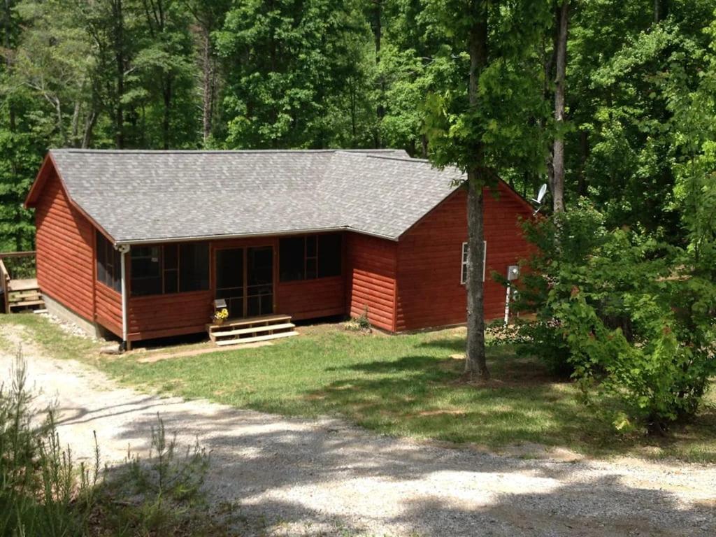 Gas Fireplace, Firepit, And Cedar Adirondack Chair Spencer ภายนอก รูปภาพ